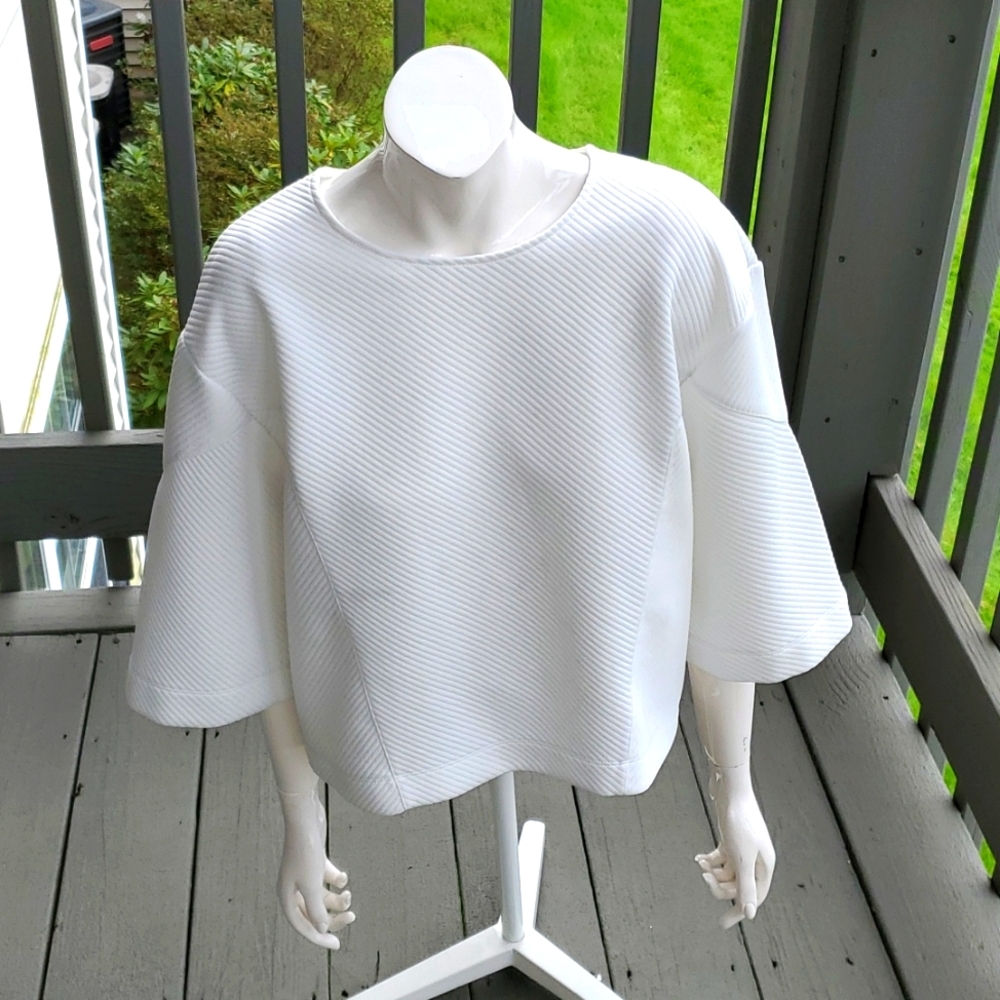 White ribbed short sleeve blouse